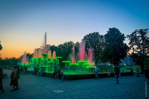Олимпийский фонтан возле Харьковского Дворца спорта